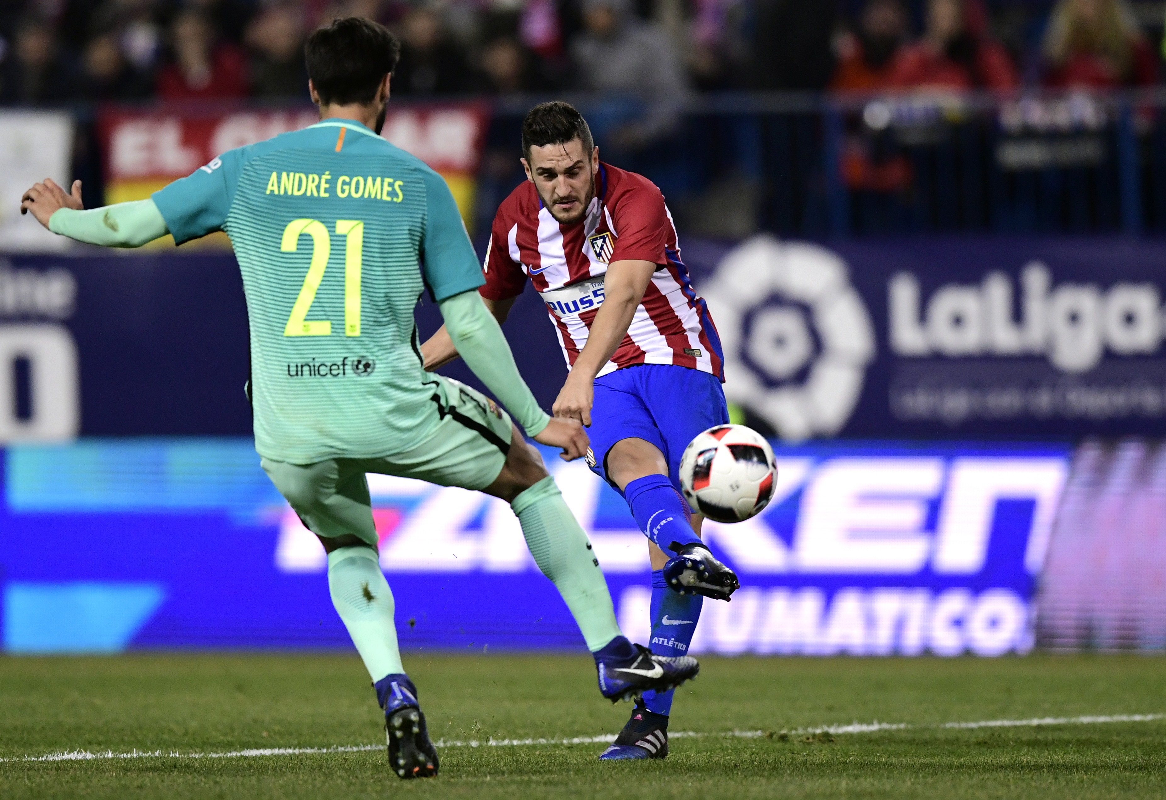 tran Atletico vs Barcelona anh 6