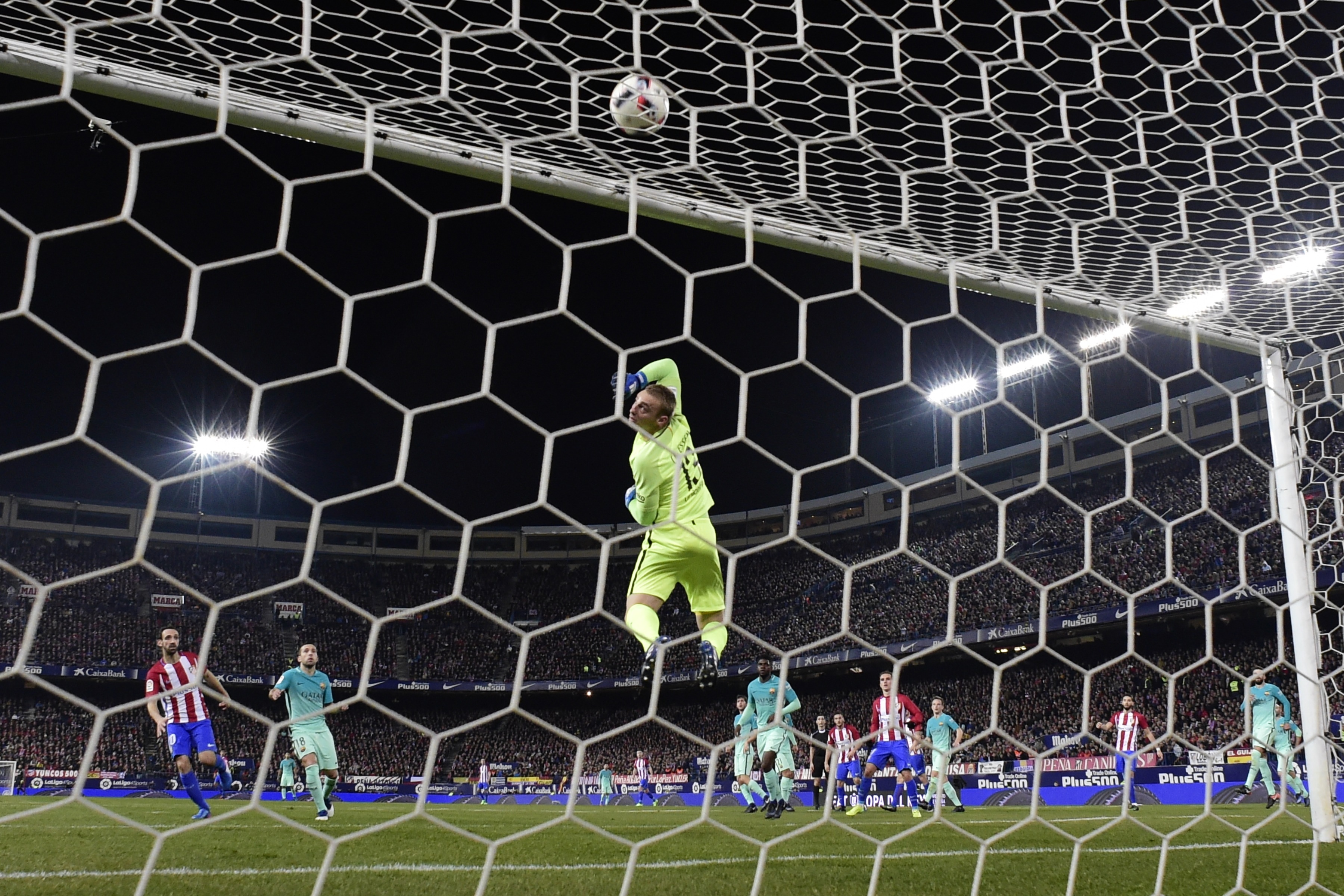 tran Atletico vs Barcelona anh 9