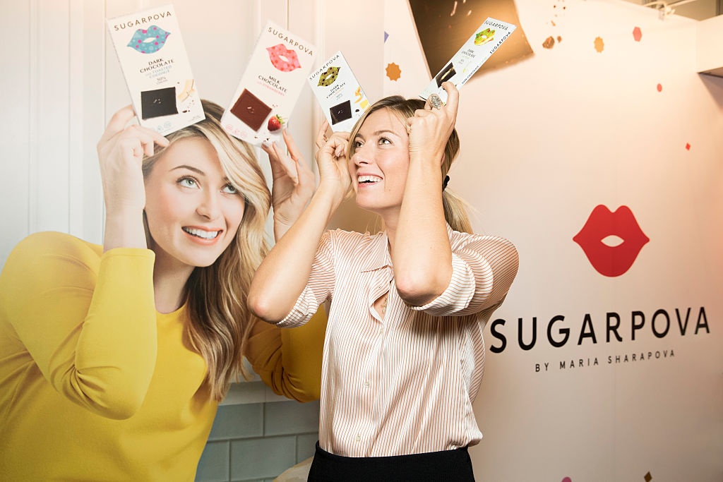 Bup be Nga dep ruc ro vao ngay ra mat cua hang hinh anh