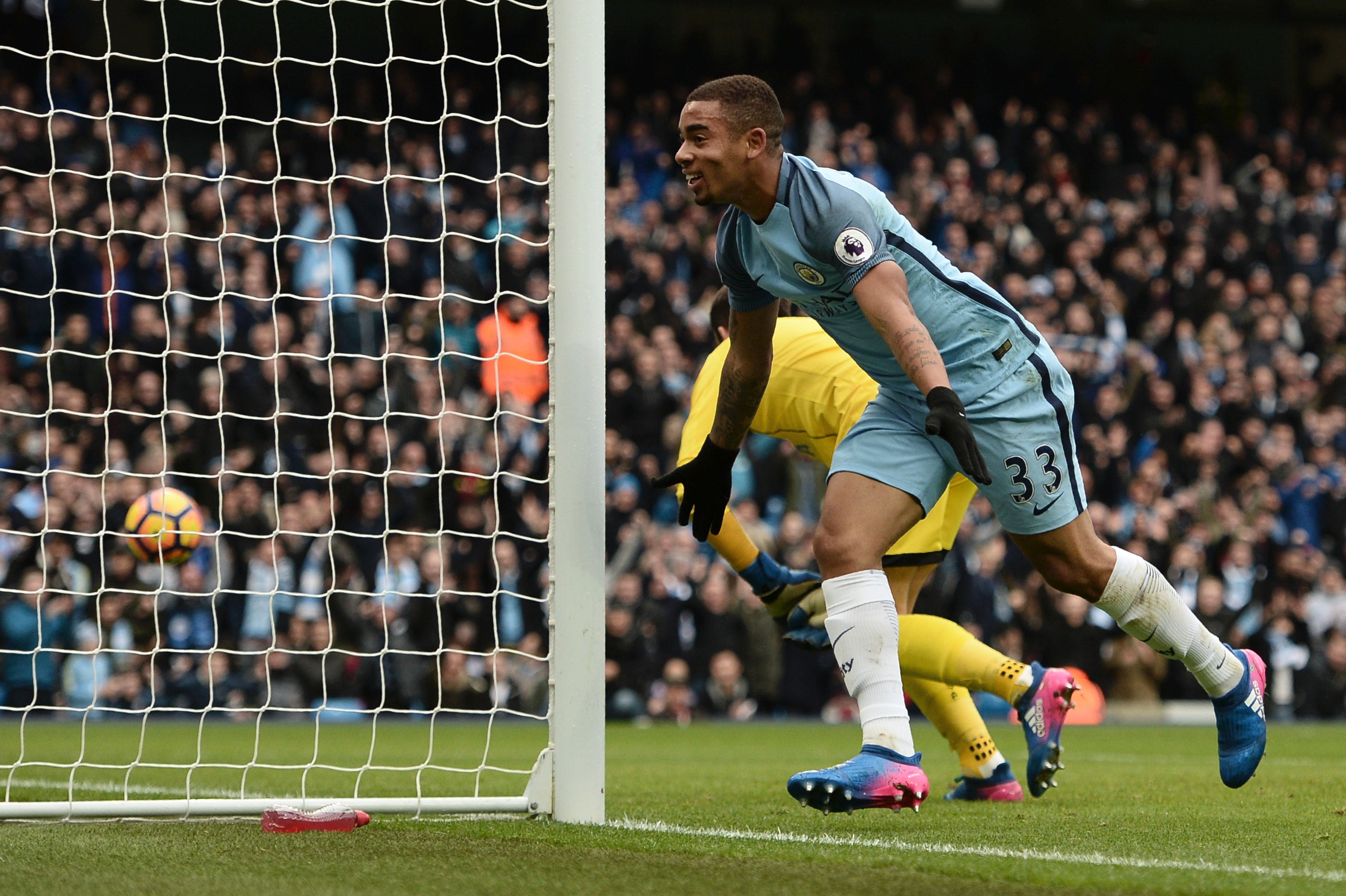 Tran Man City vs Swansea anh 3