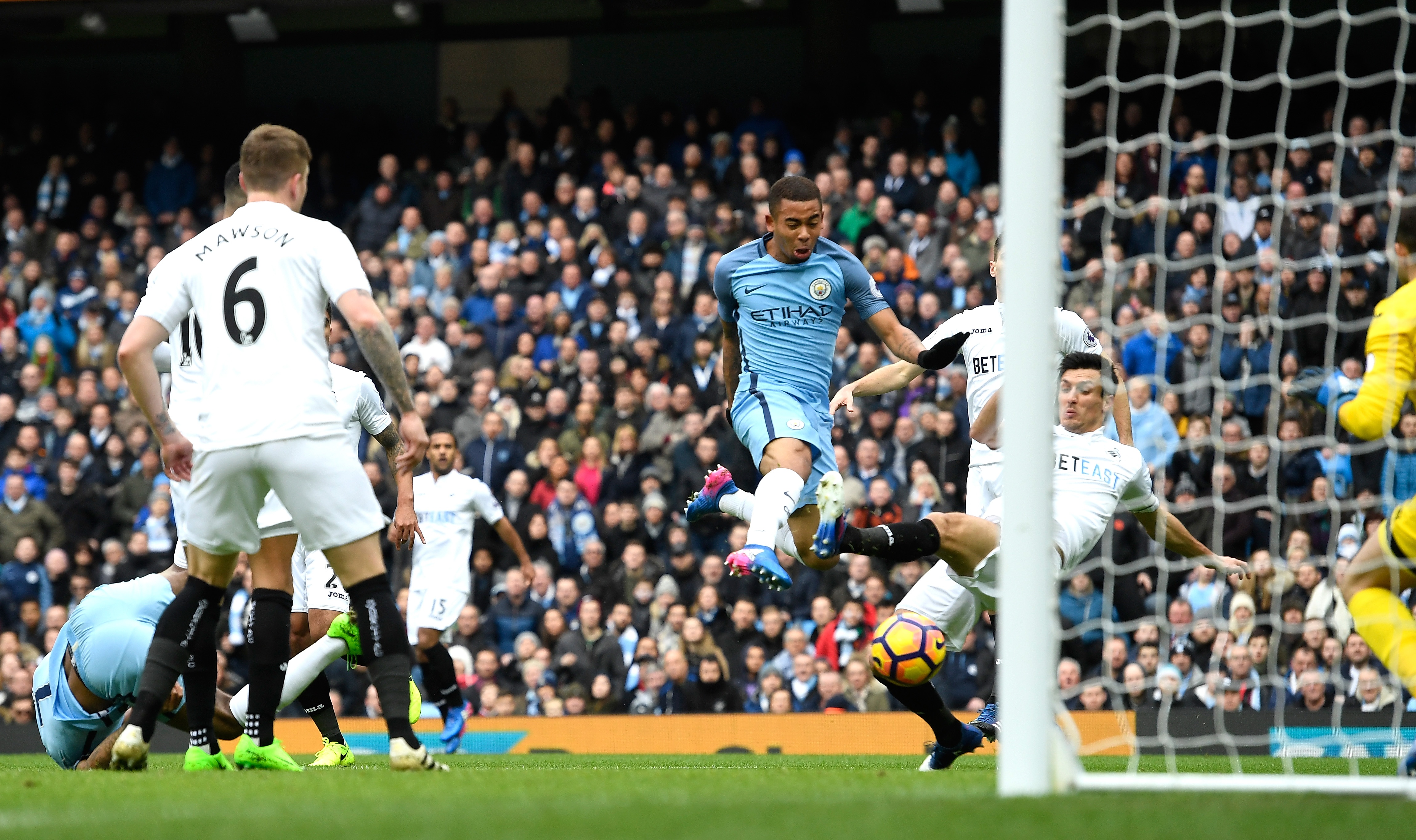 Tran Man City vs Swansea anh 2