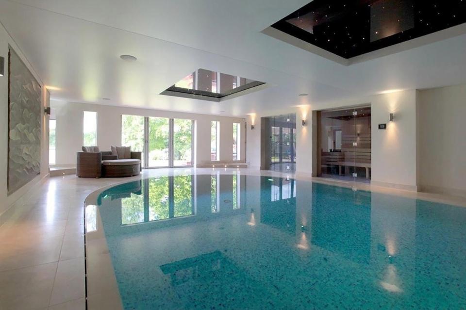 biet thu cua John Stone anh 3