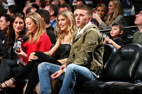 hoa khoi quan vot hen ho voi nam sinh vien anh 4