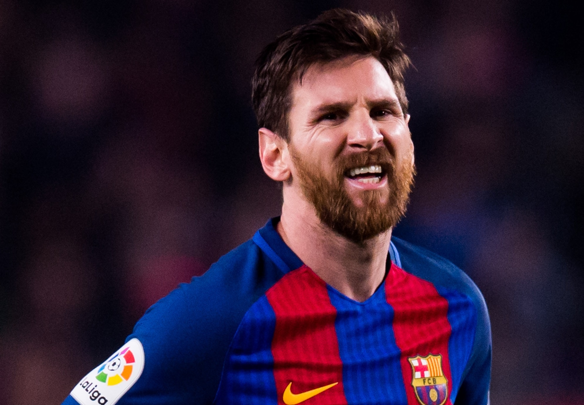 Mat thang bang, Barca con bi CDV quay lung hinh anh