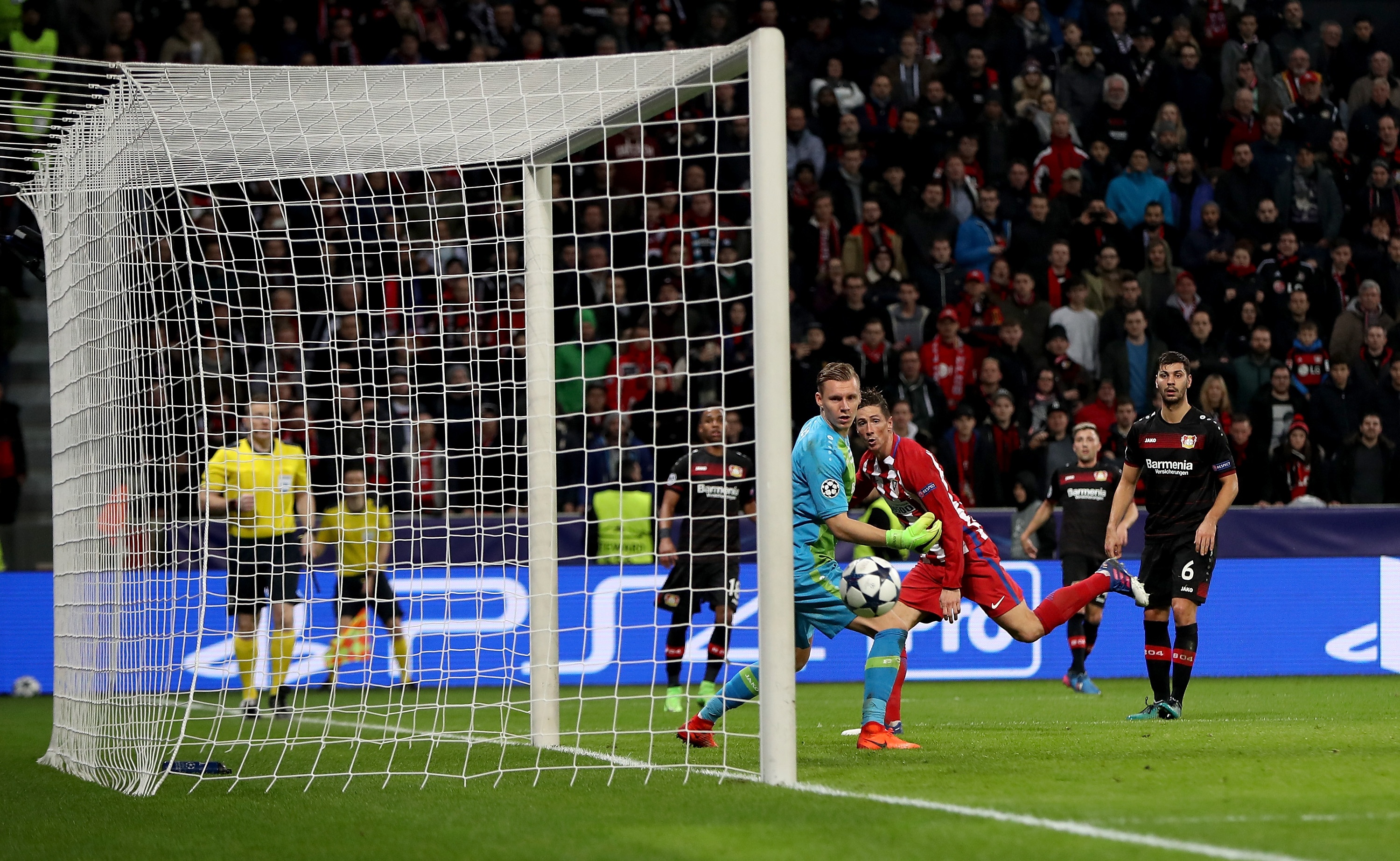 Tran Leverkusen vs Atletico anh 11