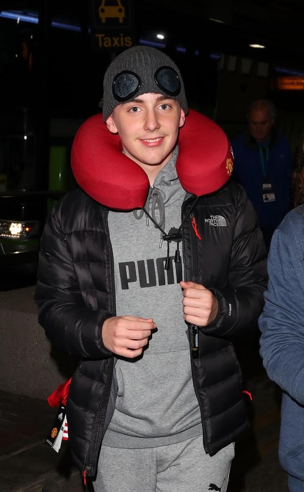 Mourinho tặng quà đặc biệt cho CĐV ảnh 4 Mourinho tang qua dac biet cho CDV anh 4