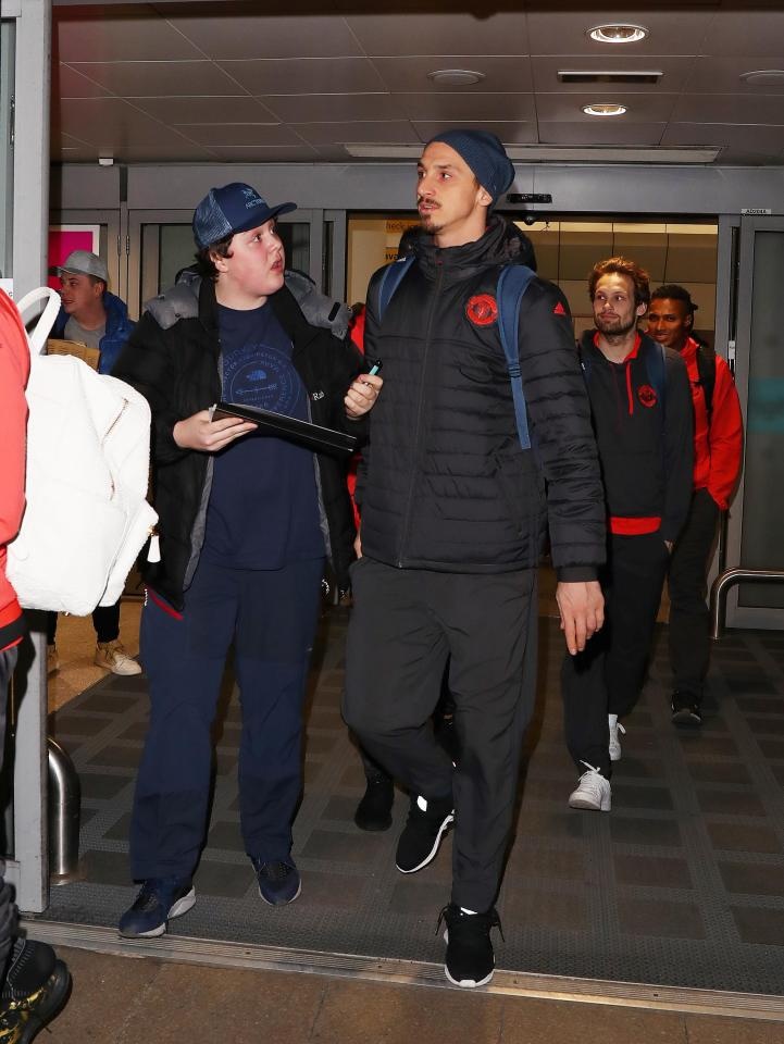 Mourinho tặng quà đặc biệt cho CĐV ảnh 9 Mourinho tang qua dac biet cho CDV anh 9