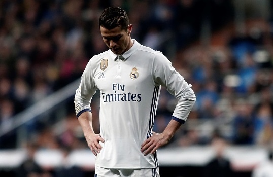 Real Madrid, ga nghien the hinh co doi chan cay say hinh anh