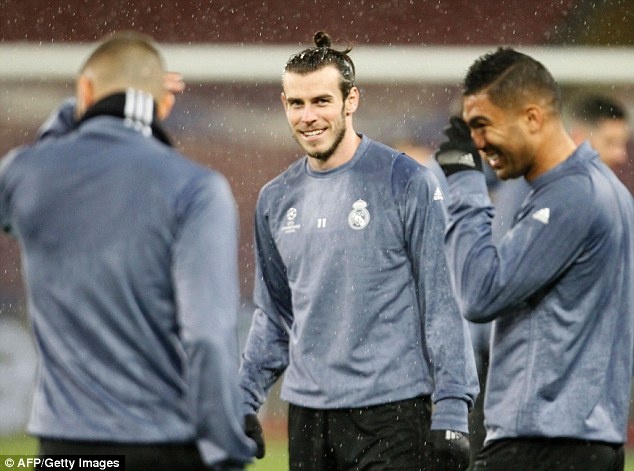 tran Napoli vs Real Madrid anh 9