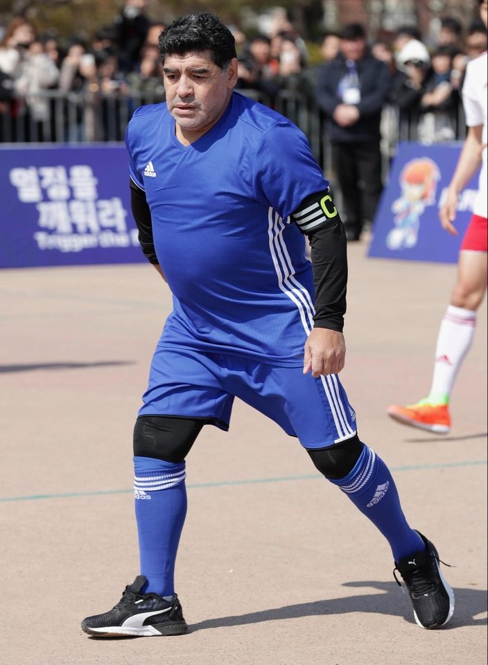 Maradona choi bong o Han Quoc anh 6