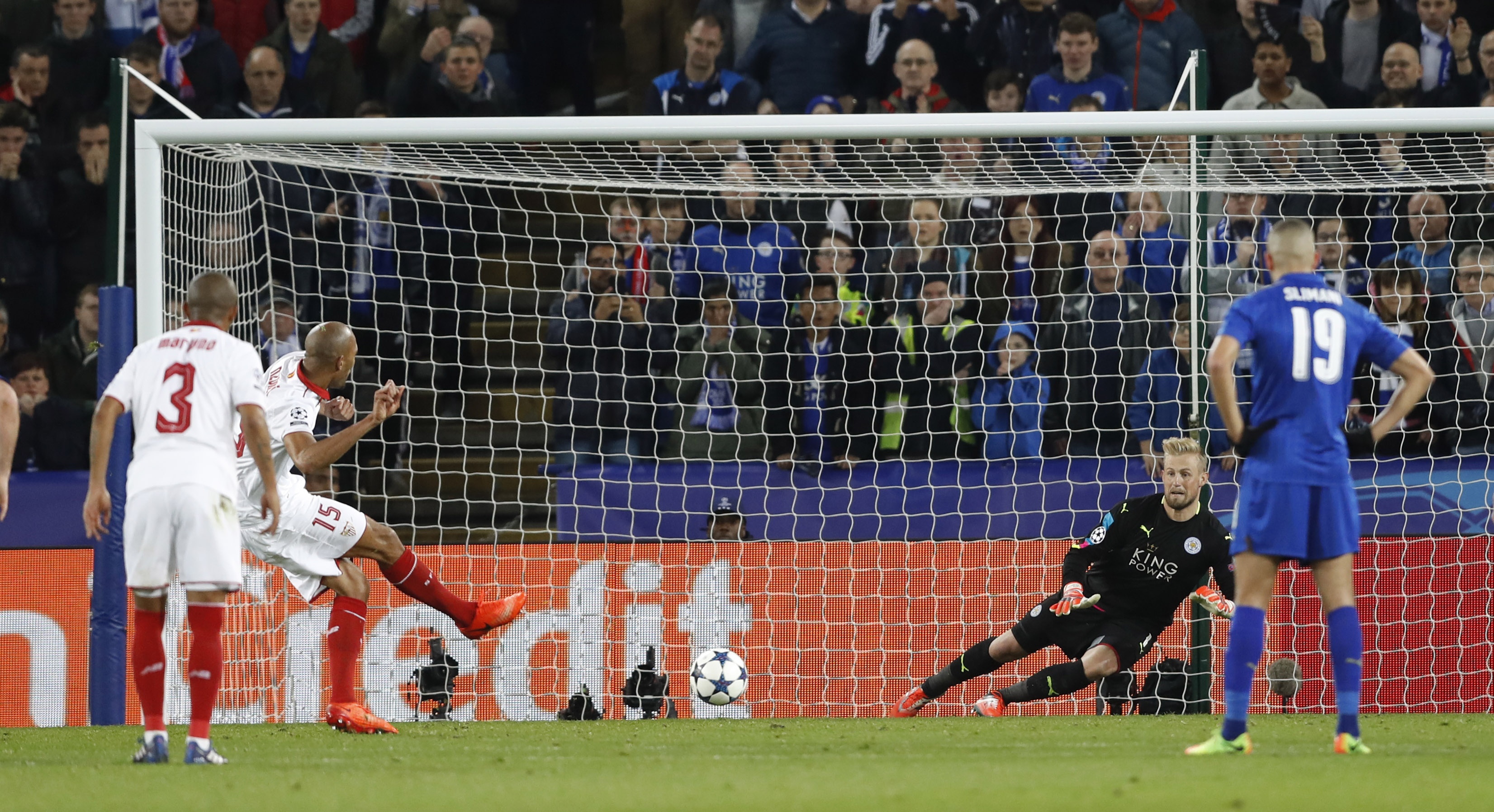 Tran Leicester vs Sevilla anh 1