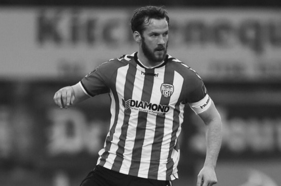 Thu quan CLB chet bat thuong tren giuong ngu hinh anh