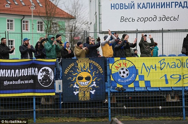 CLB bay nua vong trai dat chi de da giai quoc noi anh 2