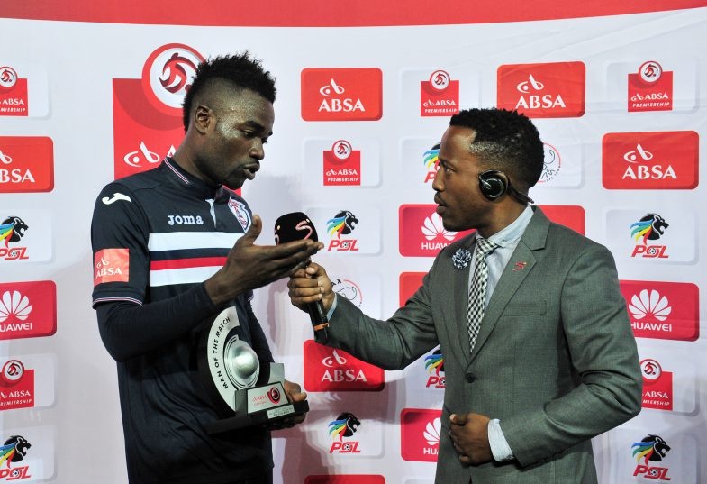 Cau thu lai chua then sau vu cam on ca vo lan bo hinh anh