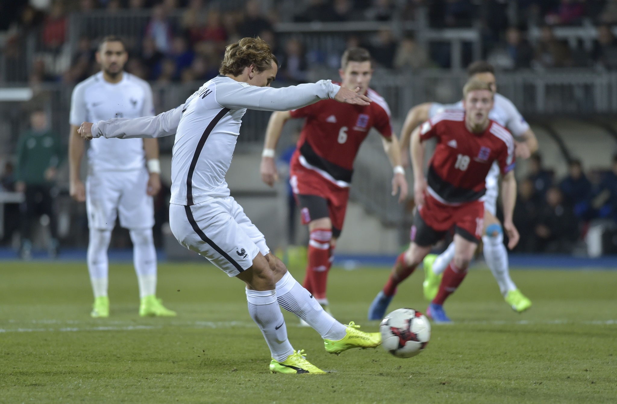 tran Luxembourg vs Phap anh 3