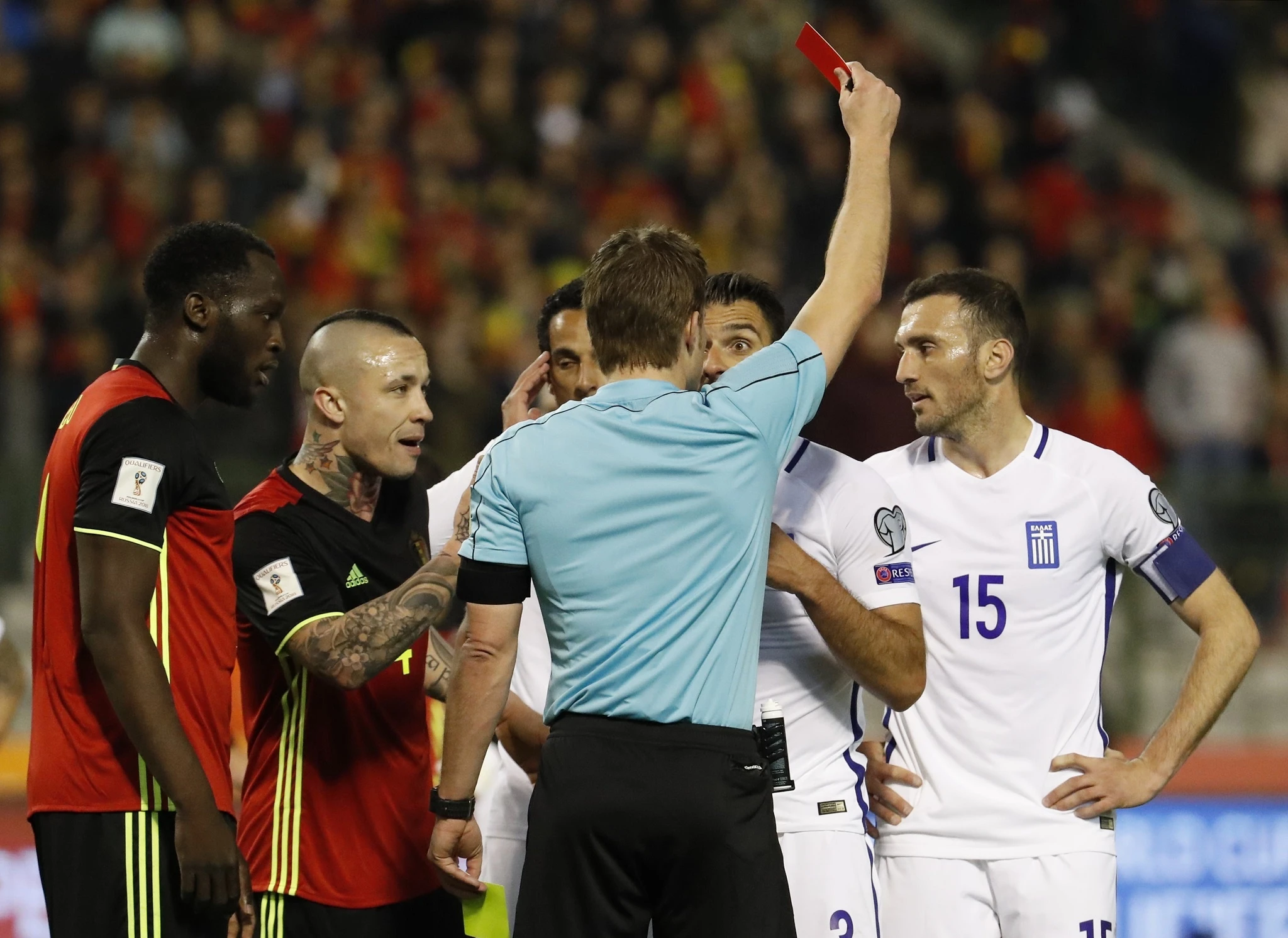 tran Bi vs Hy Lap anh 7