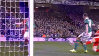 Bale bi mang la 'thang hen' vi suyt lam O'Shea gay chan hinh anh