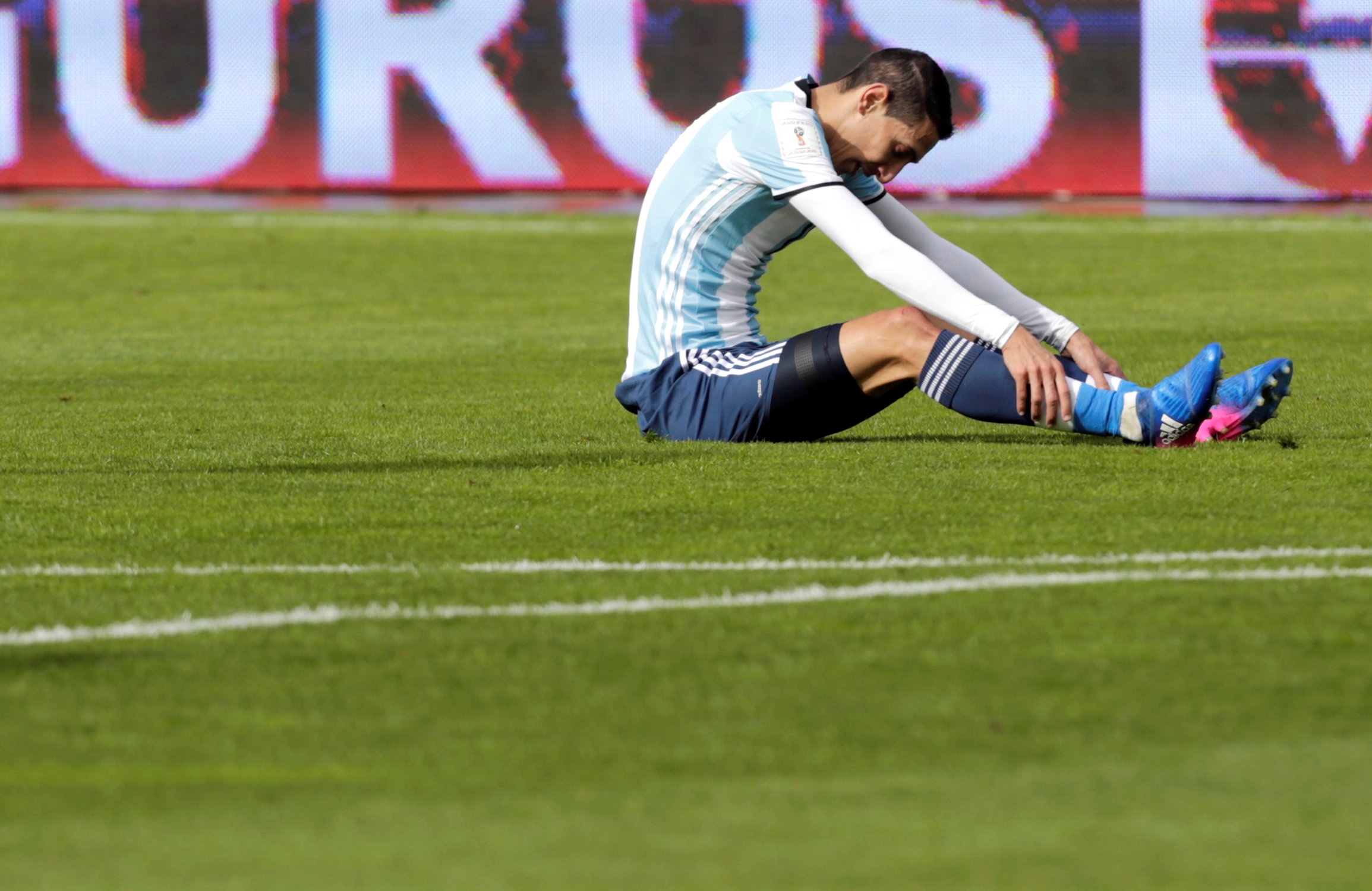 Argentina that bai ngay sau khi Messi bi cam thi dau hinh anh