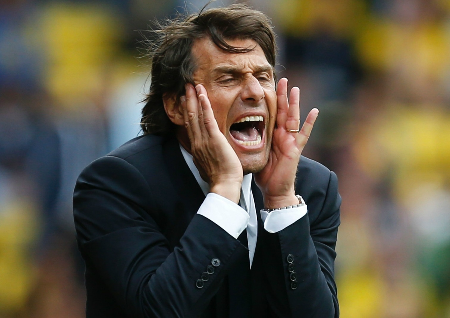 Conte noi chien voi sep lon Chelsea vi 2 ngoi sao hinh anh