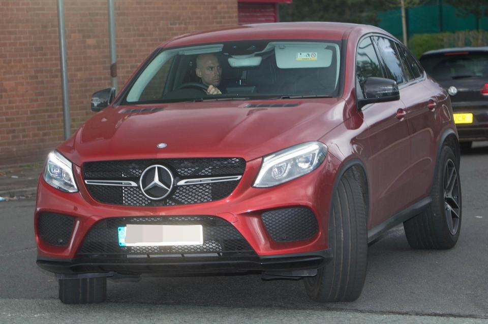 dàn sao Man City lái xe đến sân tập ảnh 5 dan sao Man City lai xe den san tap anh 5