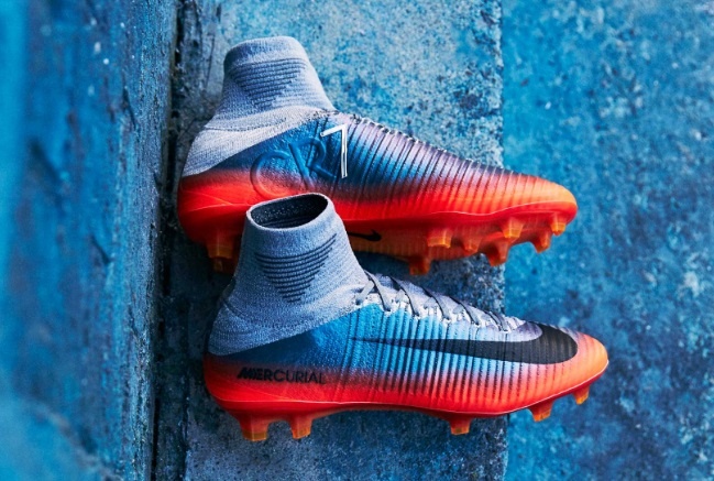 Ronaldo duoc trang bi 'vu khi' moi truoc dai chien hinh anh