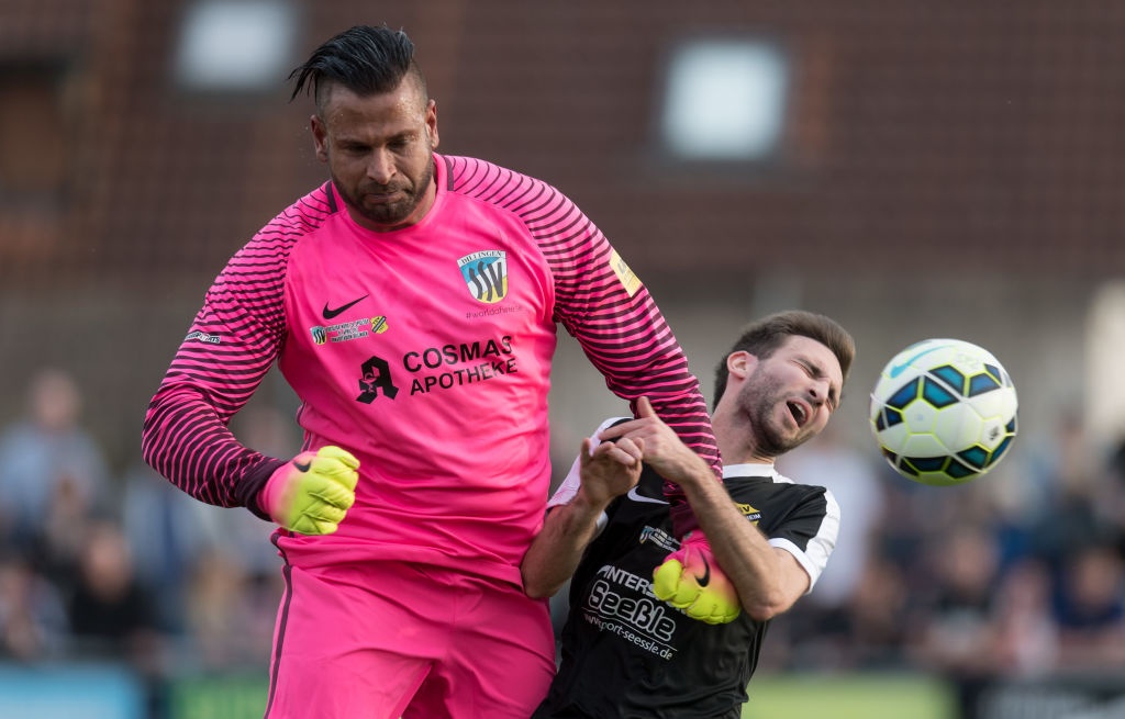 Do vat WWE quay lai bat gon tao suc hut dac biet hinh anh