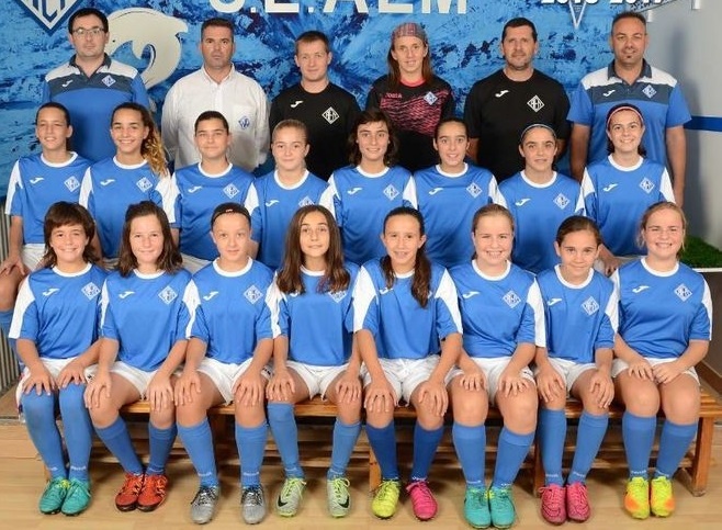 CLB nu lap ky tich vo dich giai bong da nam hinh anh