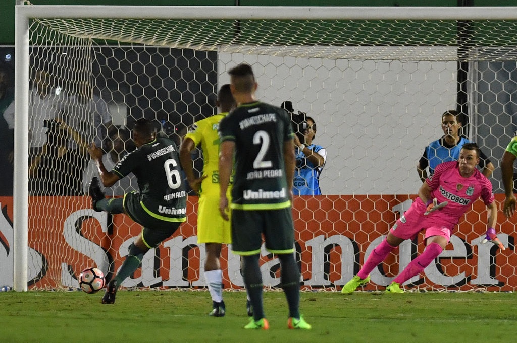 tran tranh sieu cup Nam My anh 5