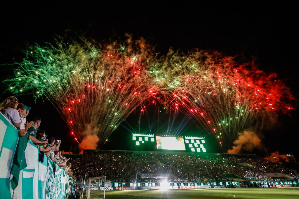 tran tranh sieu cup Nam My anh 3