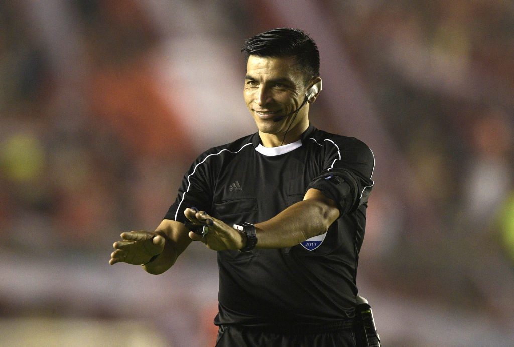 He thong tuoi nuoc gay nao loan tran dau o Argentina hinh anh