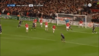 Ngay nay nam xua: Robben tung cu vo-le lam MU om han hinh anh