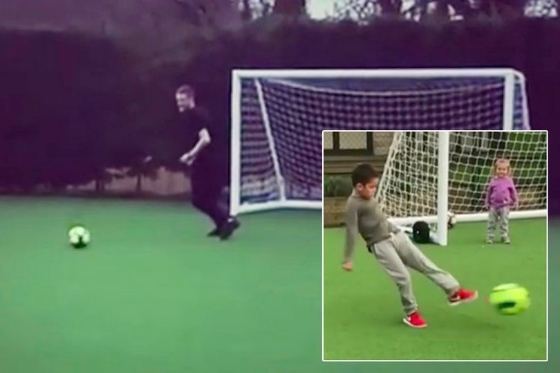 Jamie Vardy sở hữu sân bóng ảnh 1 Jamie Vardy so huu san bong anh 1