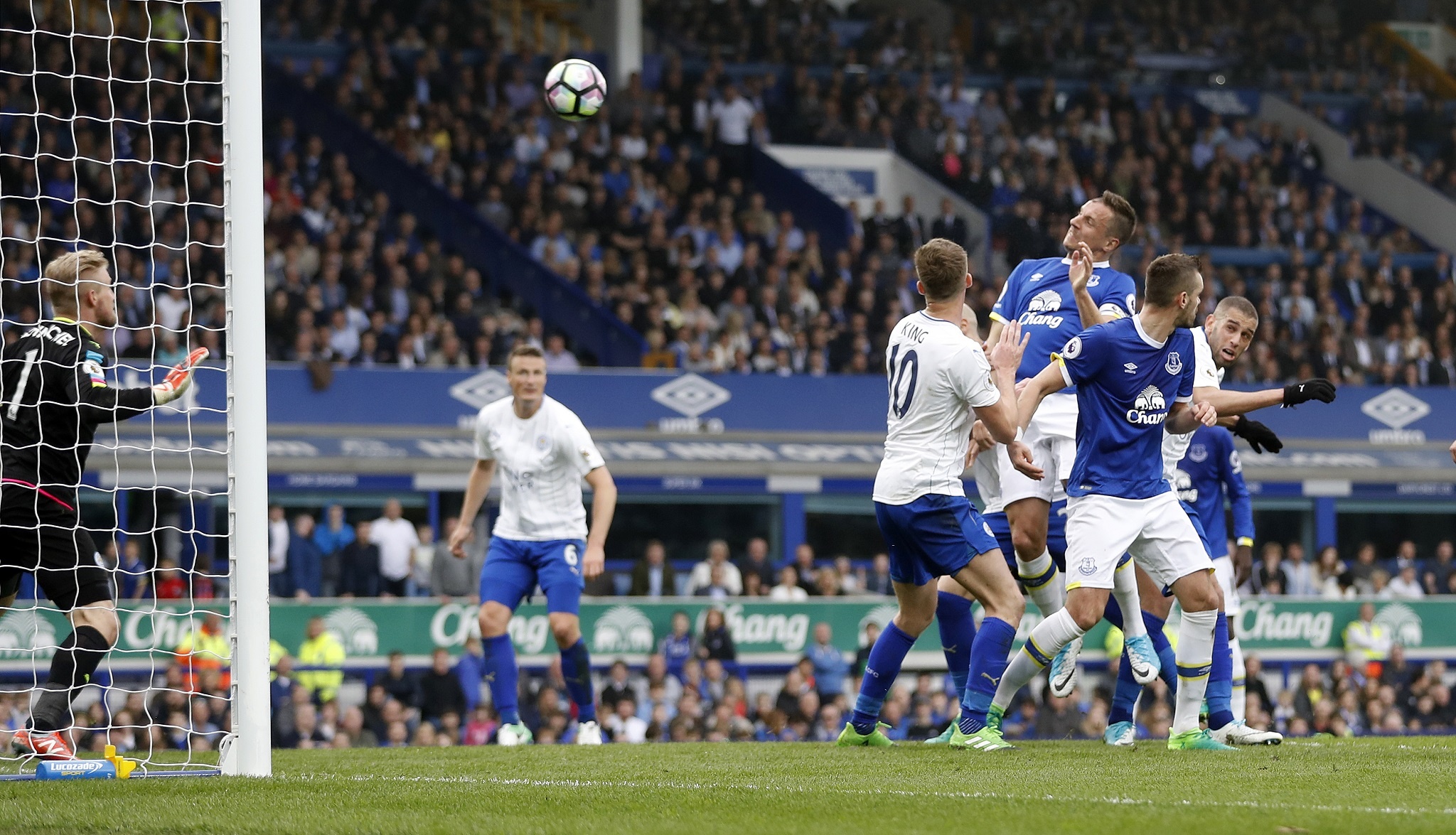 tran Everton vs Leicester City anh 9