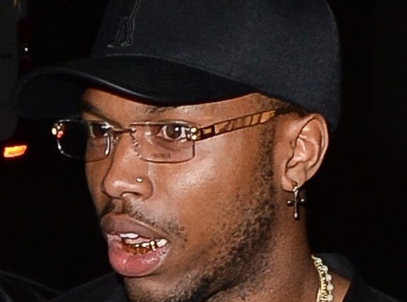 'Doi chan pha le' Sturridge dien rang vang di sinh nhat hinh anh