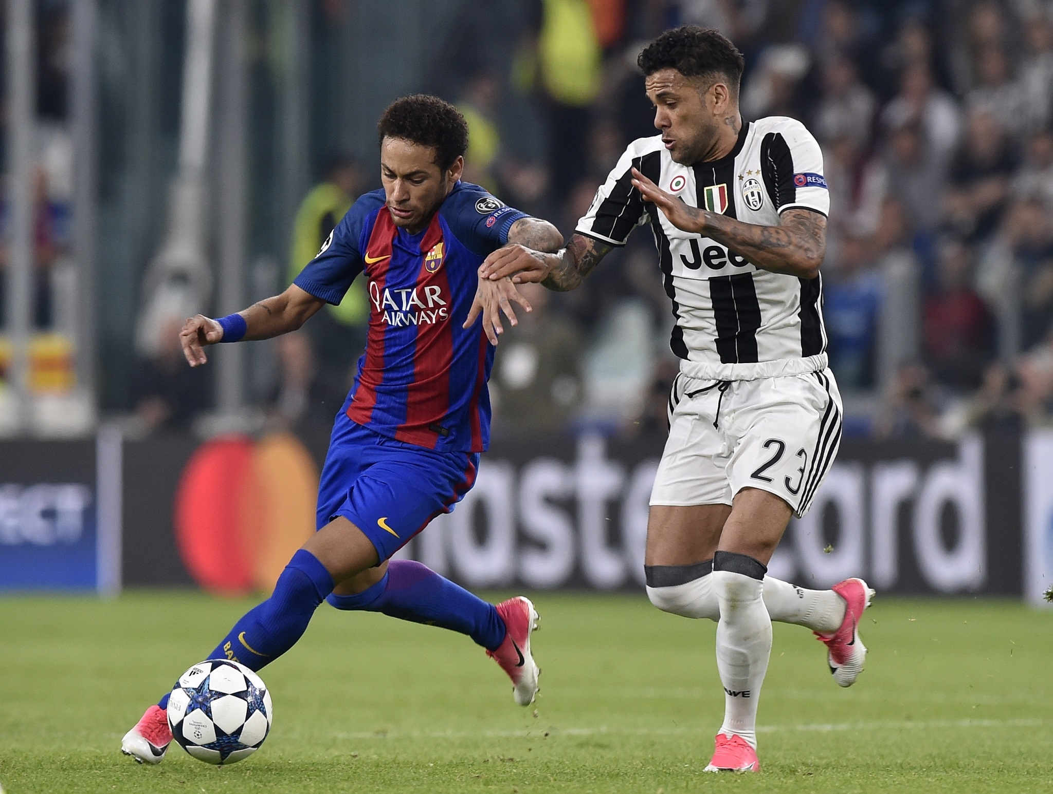 Tran Juventus vs Barcelona anh 4