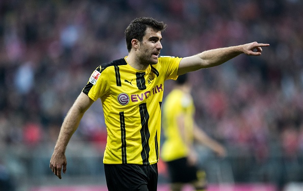 ‘UEFA doi xu voi Dortmund nhu con vat’ hinh anh