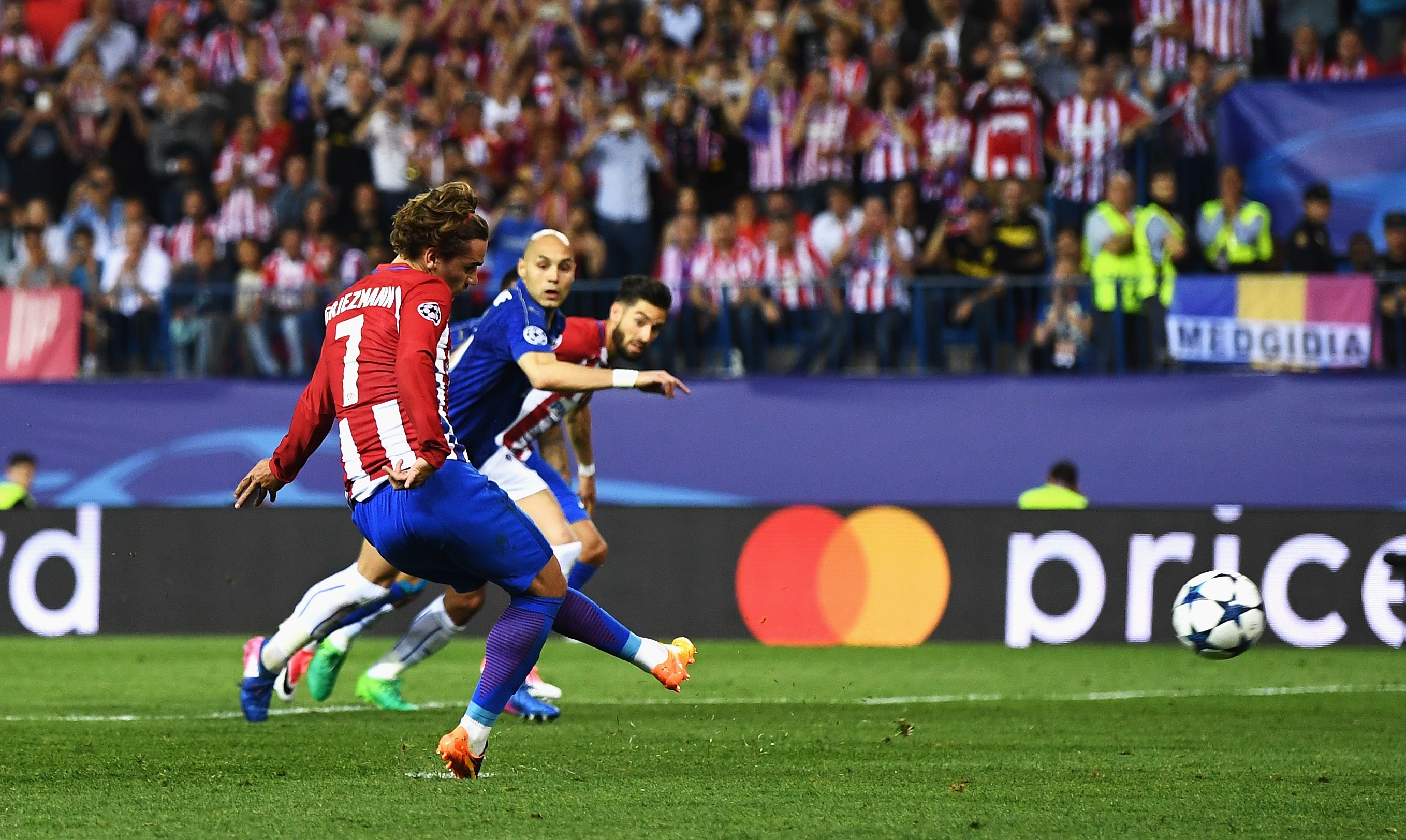 trận Atletico Madrid vs Leicester ảnh 4 tran Atletico Madrid vs Leicester anh 4