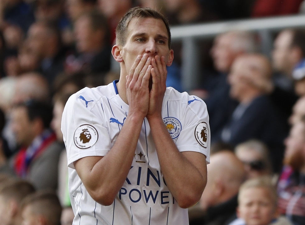 Bi cam hoa du dan 2 ban, Leicester khong thang 3 tran lien tiep hinh anh