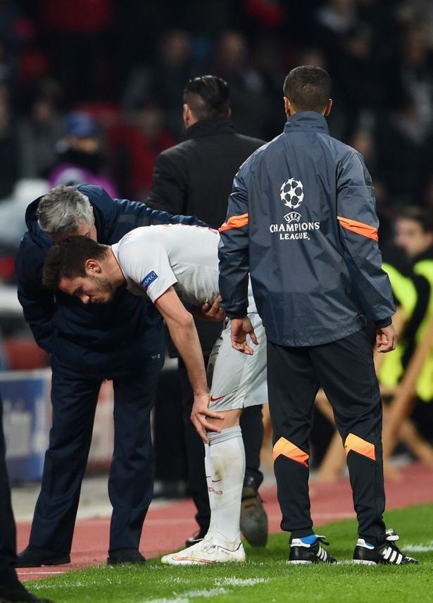 Saul Niguez ke ve chan thuong than anh 1