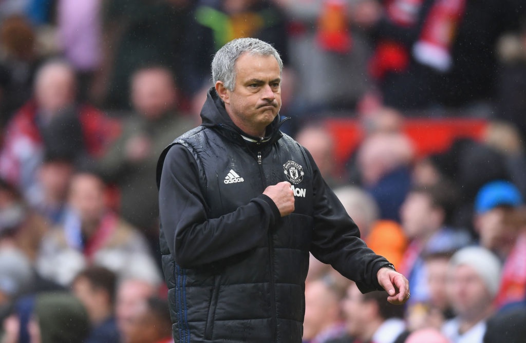 Giup MU cat chuoi kho so, Mourinho lap 2 ky luc dang ne hinh anh