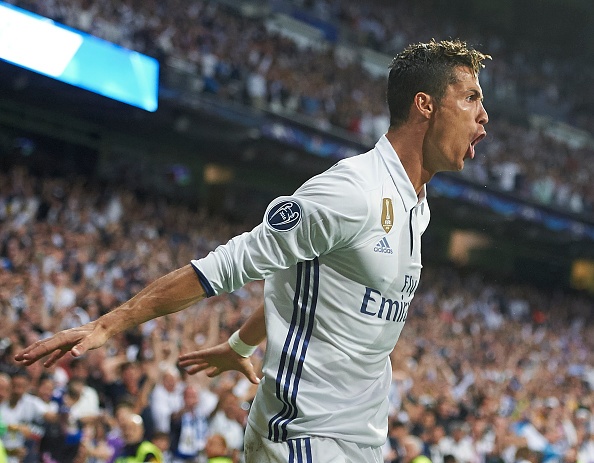 Sut tung luoi Neuer 3 lan, CR7 thiet lap nhung con so dang ne hinh anh