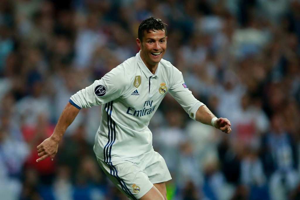 Trong tai giup Ronaldo ghi 2 ban viet vi va Casemiro thoat the do hinh anh