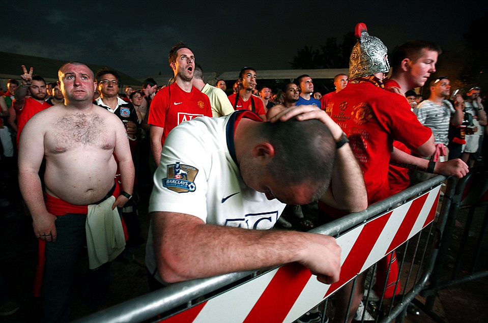 30 fan MU tu vong khi dang xem tu ket Europa League hinh anh
