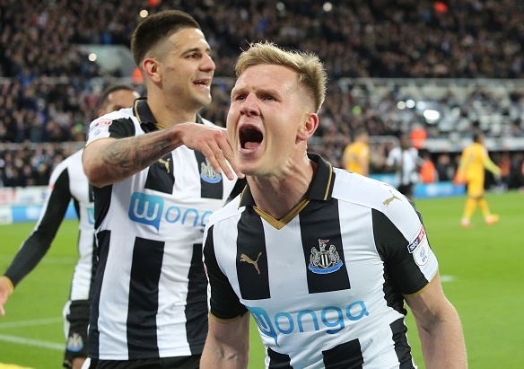 Xac dinh doi thu hai len choi o Ngoai hang Anh hinh anh