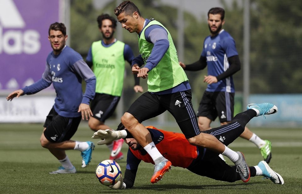 Sao Real tap luyen anh 6