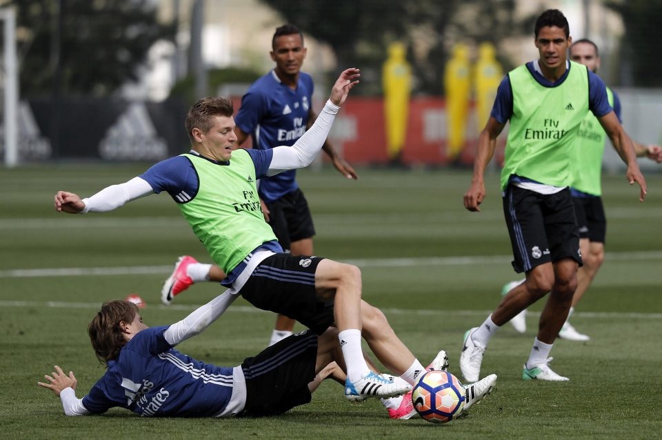 Sao Real tap luyen cat luc sau tran thua tai hai hinh anh