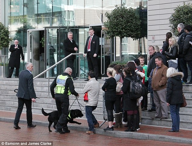 tran Man City vs MU anh 3