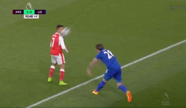 tran Arsenal vs Leicester City anh 2