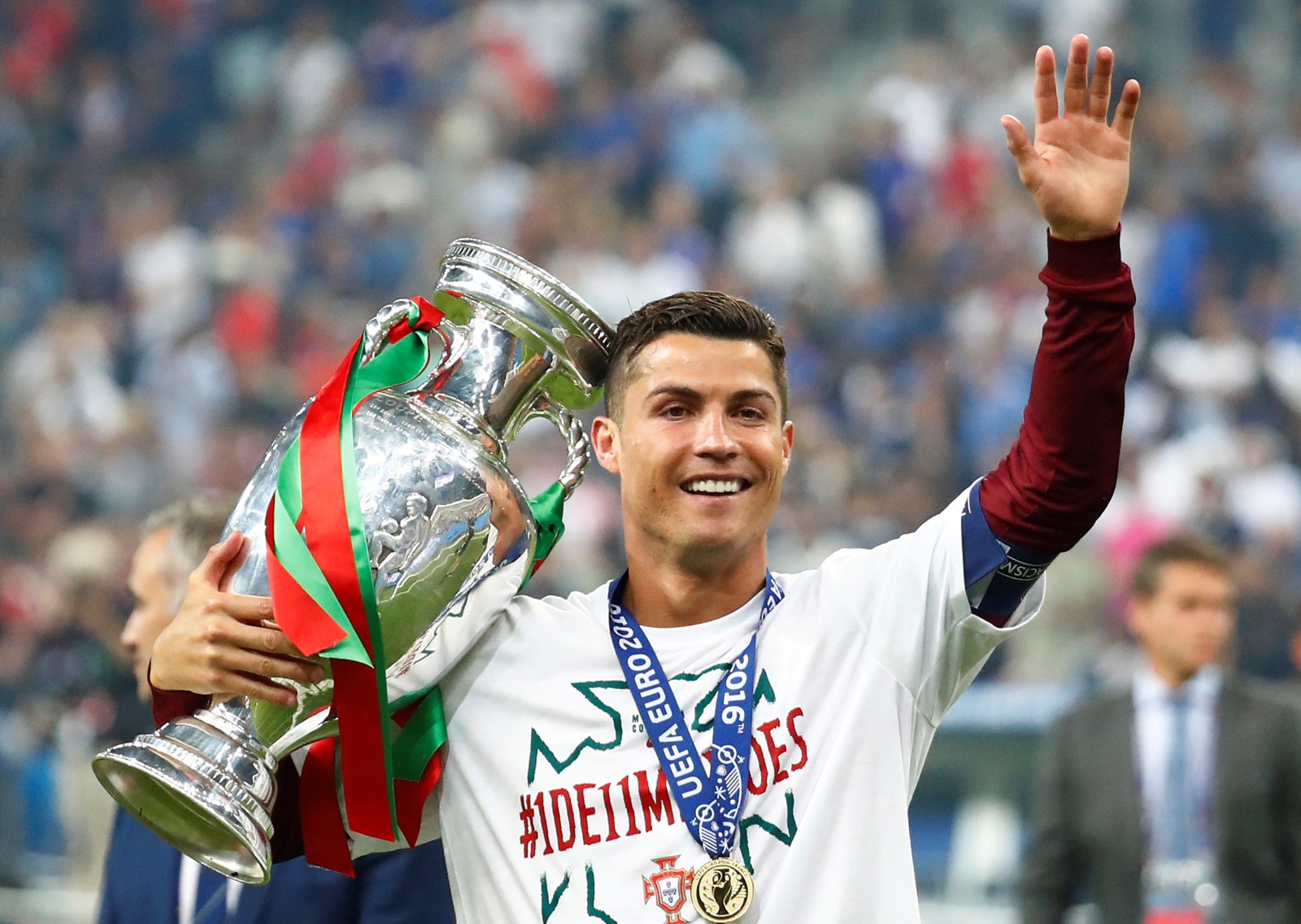 20 ky luc vi dai ma Ronaldo dang nam giu hinh anh