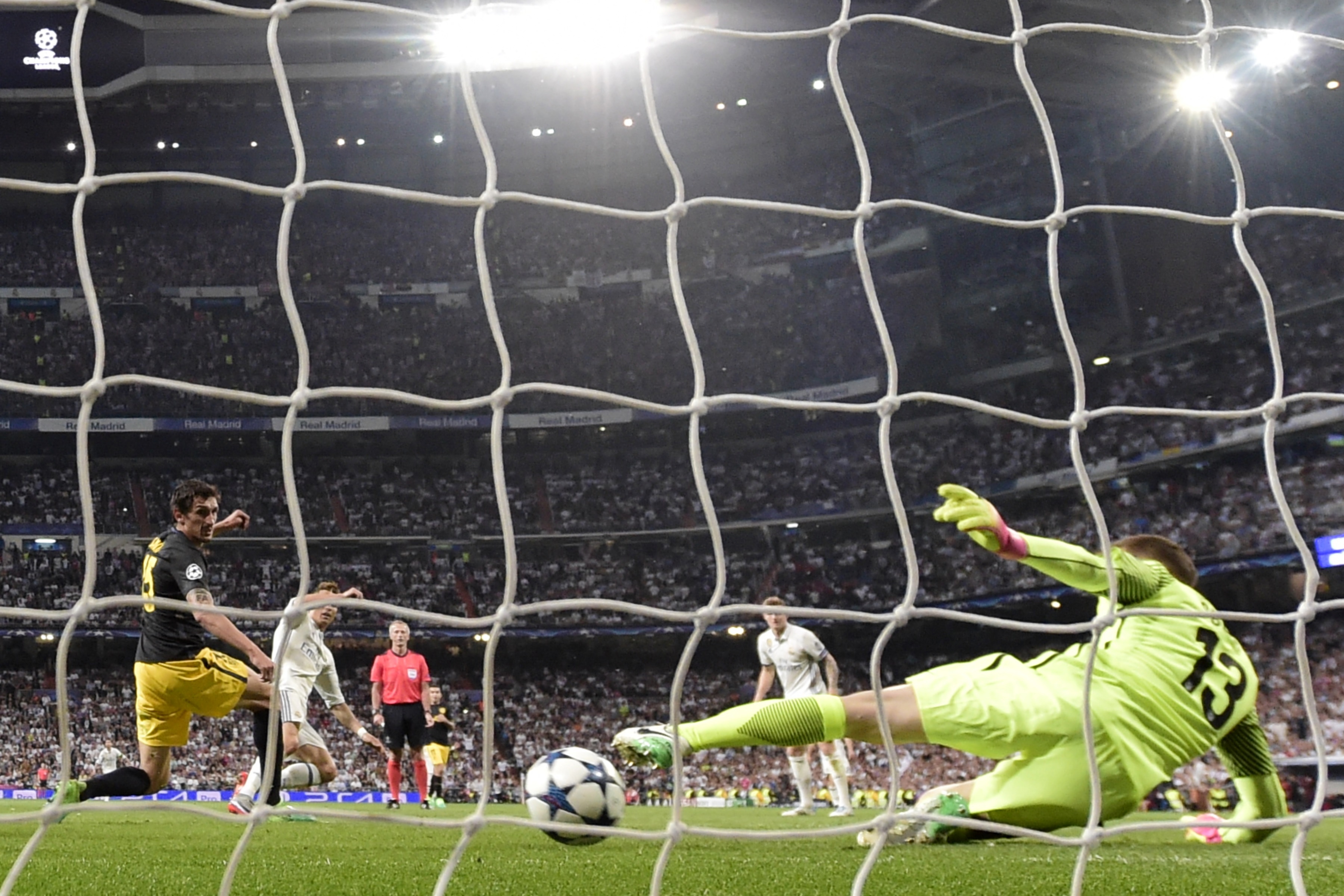 tran Real vs Atletico anh 16